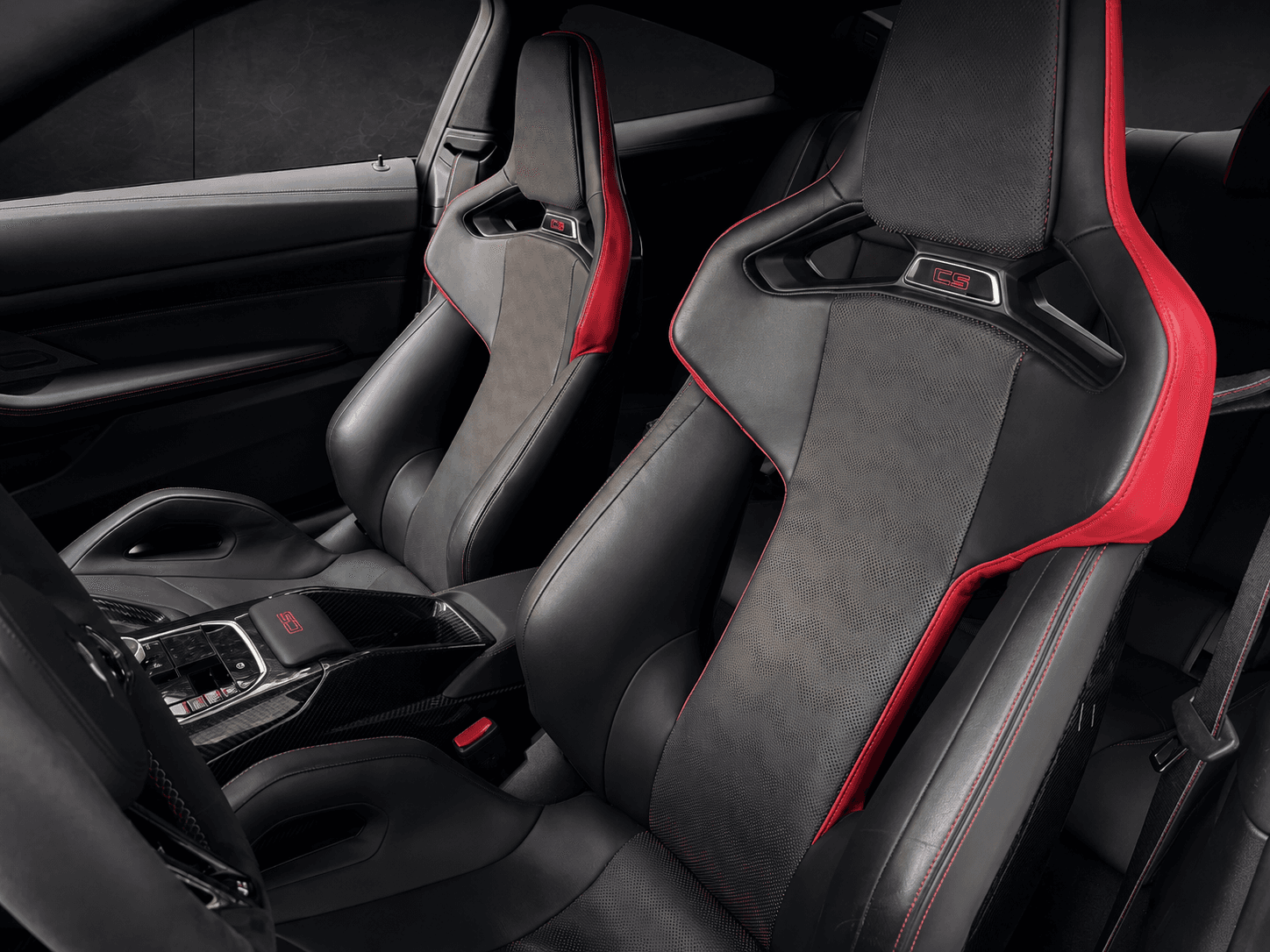 BMW M4 Competition interior 2