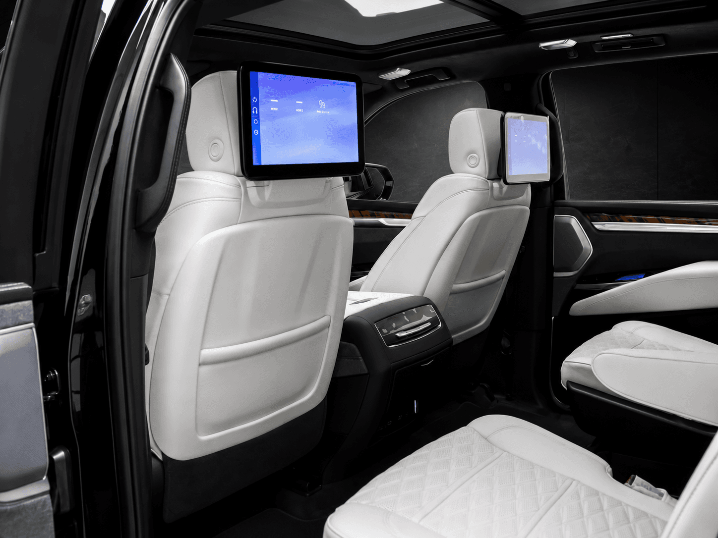 Cadillac Escalade interior 3