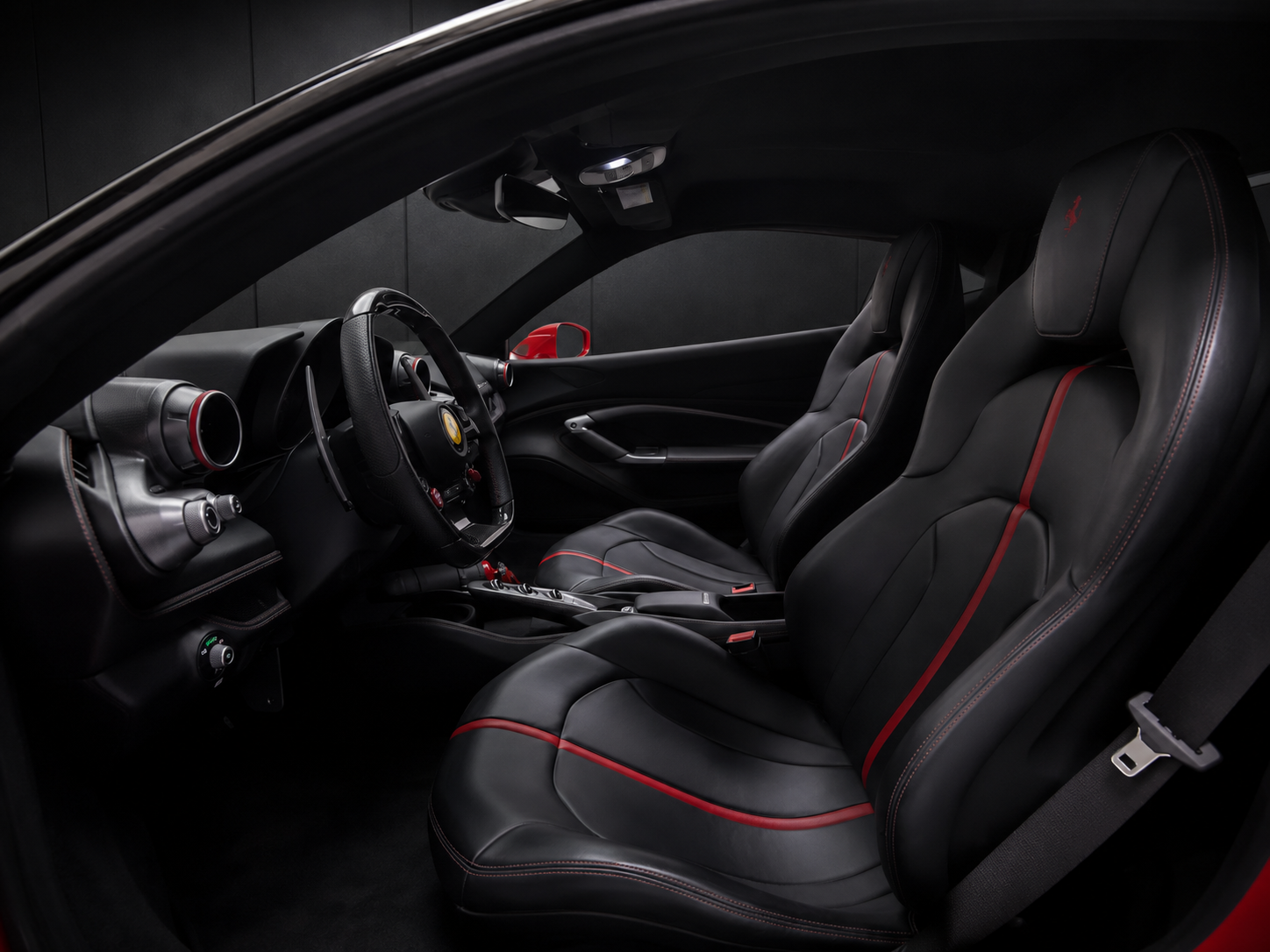 Ferrari F8 Tributo interior 2