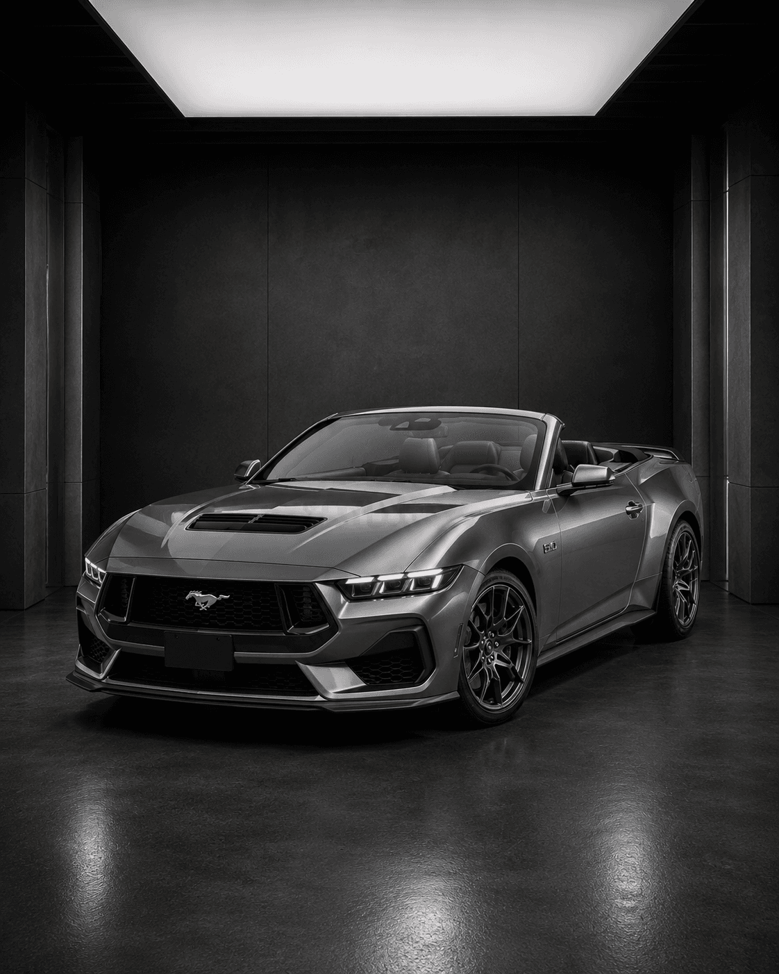 Ford Mustang Convertible exterior 2